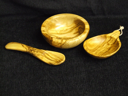 round bowl with spoon and stream cup